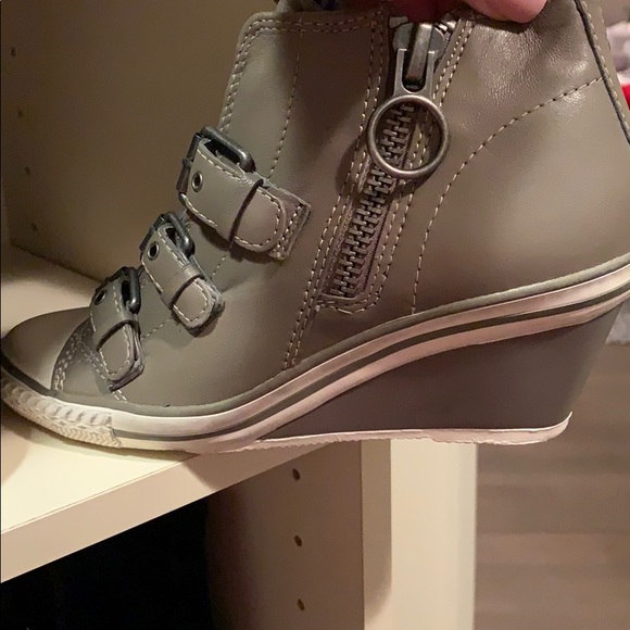 shoes - Picture 2 of 2